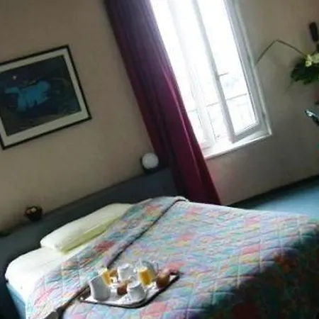 波尔多市中心圣让车站欧洲大西洋宜必思酒店 酒店 波尔多