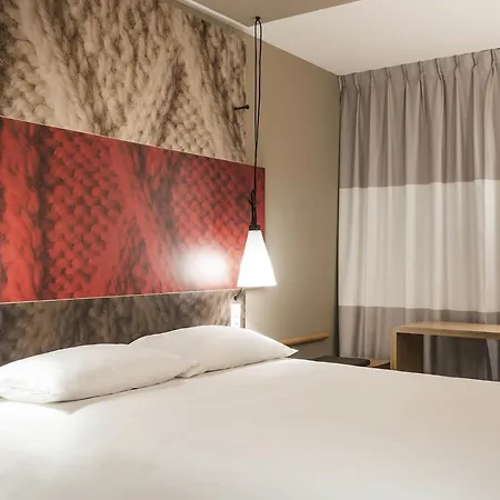 Ibis Centre Gare Saint Jean Euratlantique 3*