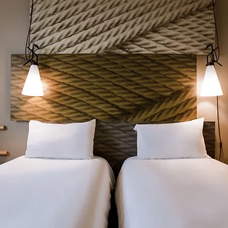 Ibis Centre Gare Saint Jean Euratlantique Hotel 3*