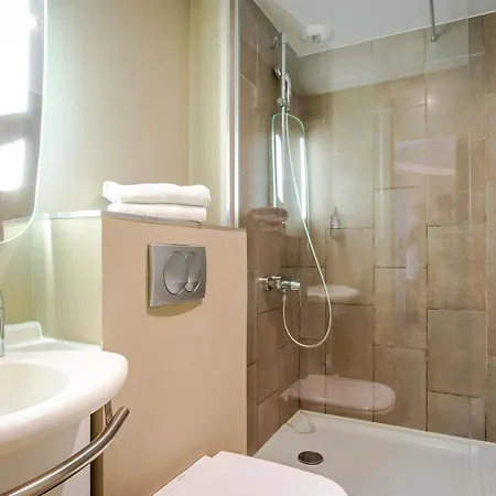 Ibis Centre Gare Saint Jean Euratlantique Hotel 3*