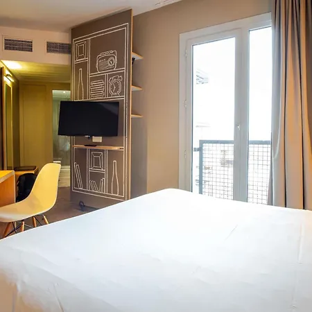 Ibis Centre Gare Saint Jean Euratlantique 3*