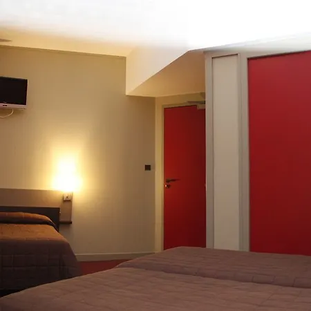 Ibis Centre Gare Saint Jean Euratlantique Hotel 3*