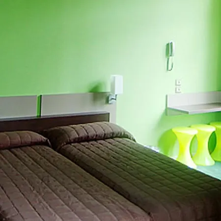 Ibis Centre Gare Saint Jean Euratlantique Hotel 3*