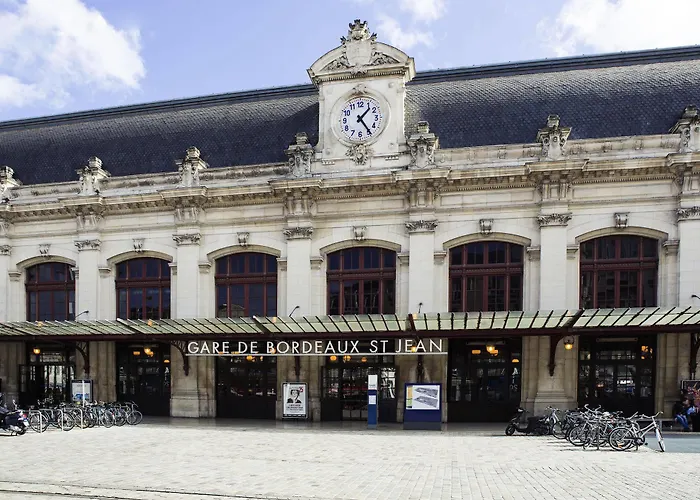 Hotel Ibis Centre Gare Saint Jean Euratlantique 3*